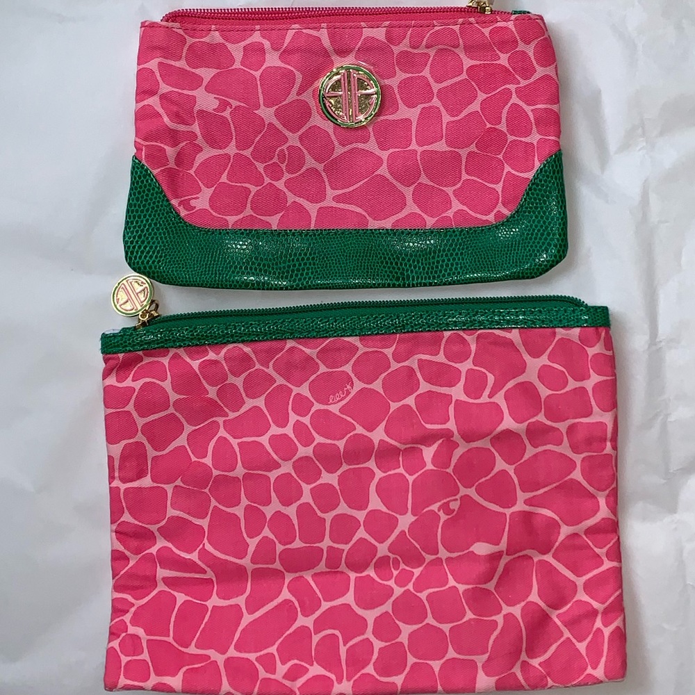 Lilly pulitzer cosmetic cases giraffe print